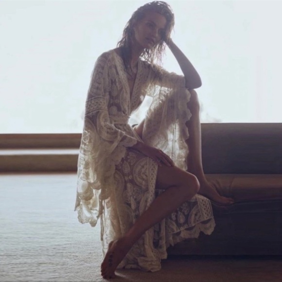 White Boho Scalloped Embroider Malie Kimono Duster - Picture 3 of 10